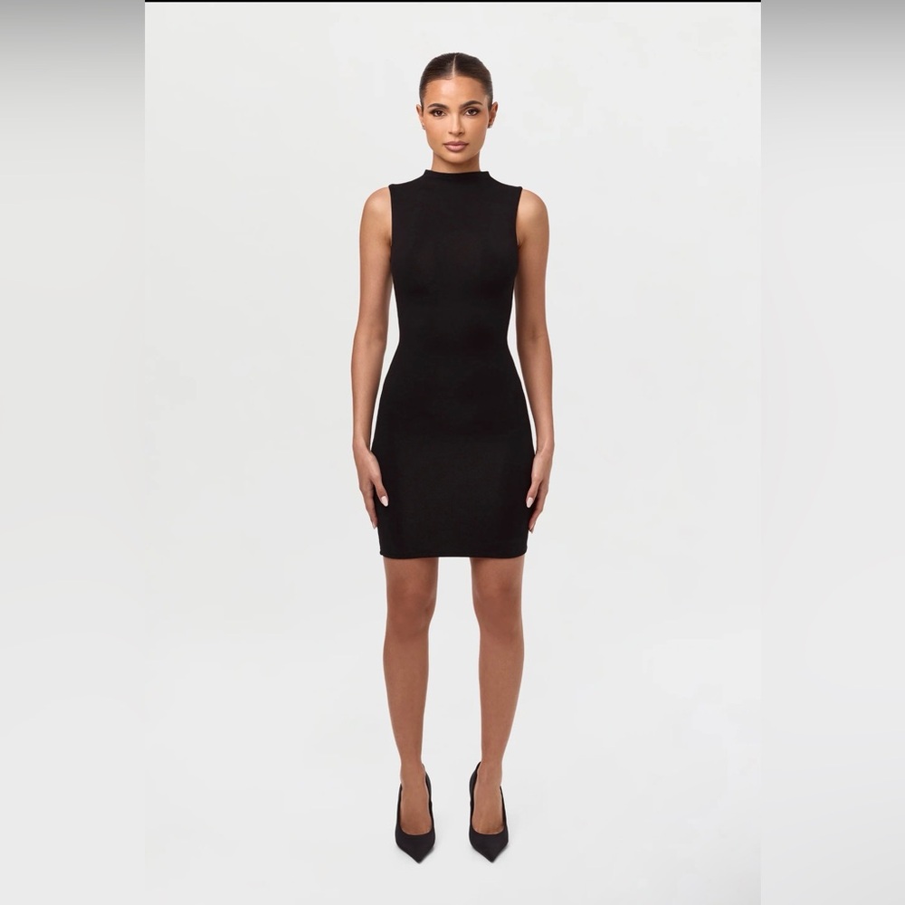 Elegant Black Sleeveless Dress